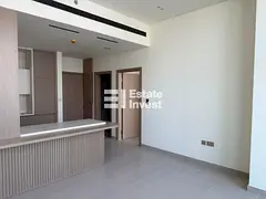 PRIVATE POOL / EQUIPPED KITCHEN / UNFURNISHED