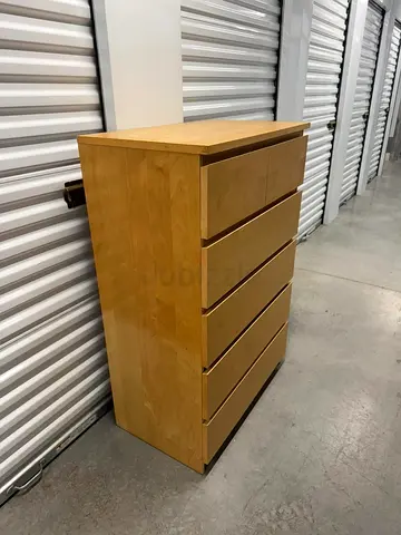 Modern Wooden Dresser with 5 Drawers