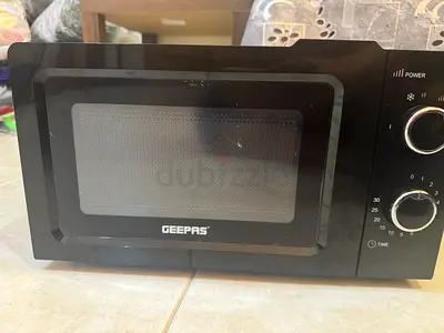 GEEPAS Microwave Oven - Efficient Cooking Solution