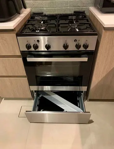 Siemens Gas Stove 4 Burners 60×60cm Mint Condition