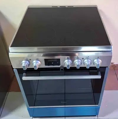Whirlpool electric cooker 60x60 cm almost new condition