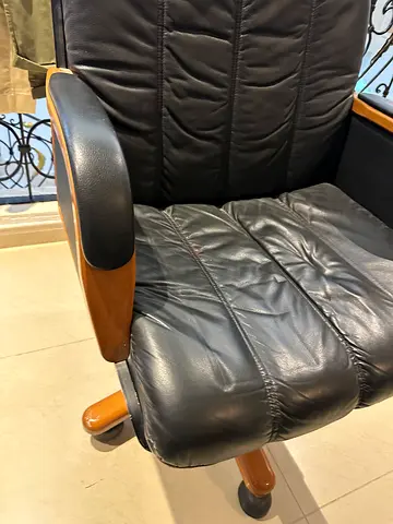 Stylish Office Chair with Black Leather Upholstery