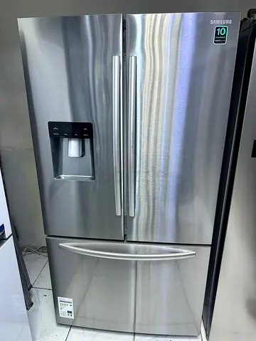 Samsung side by side refrigerator bottom freezer same like a new condition