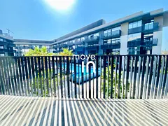 Pool View - High Rent - Ellington - Stylish