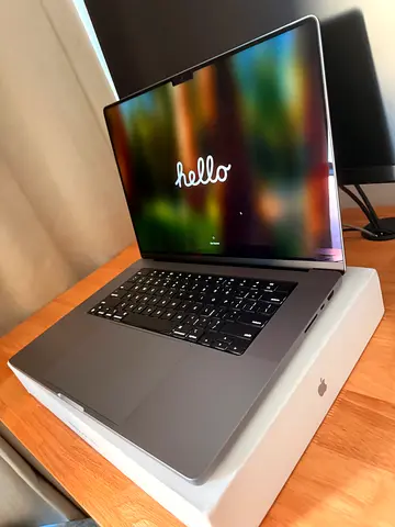 MacBook Pro 16” M2 Max | 32GB RAM | 1TB SSD | Excellent Condition