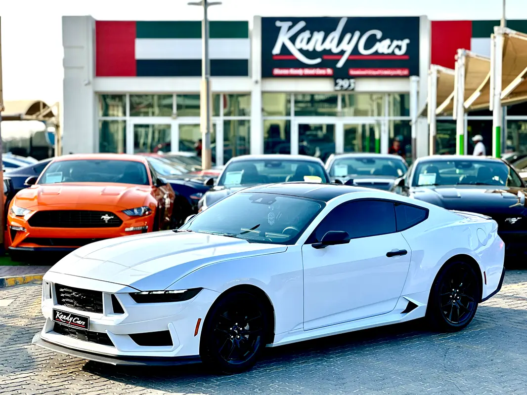Ford Mustang 2025 — photo 1 of 11