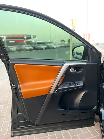 صورة 9 لـ 2018 Toyota RAV 4
