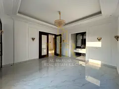 Villa directly from the owner, personal finishing, on a main street, close to all services, freehold