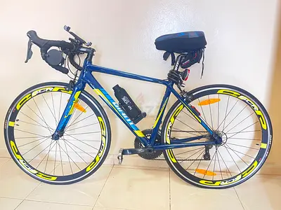 GIANT SCR 1 Shimano Racing Bike – LIKE NEW!