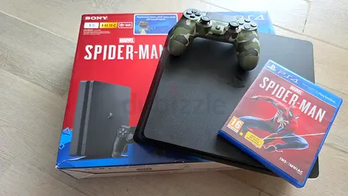 Plavstation 4 + PSVR + Spiderman