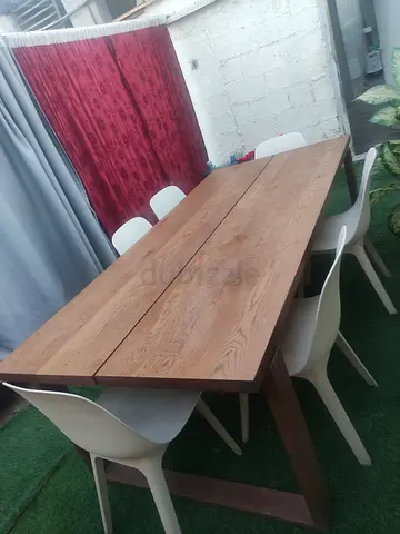 Modern Wooden Dining Table with Stylish Chairs