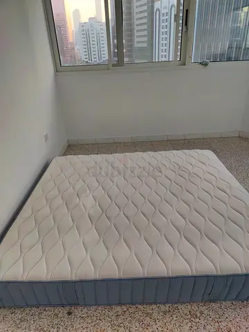 Ikea king bed mattress 180x200