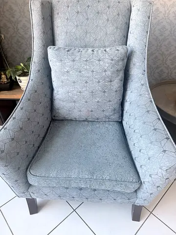 Stylish Grey Sofa in Excellent Condition