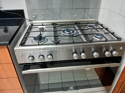 Electrolux five burner full gas cooker size 90cm