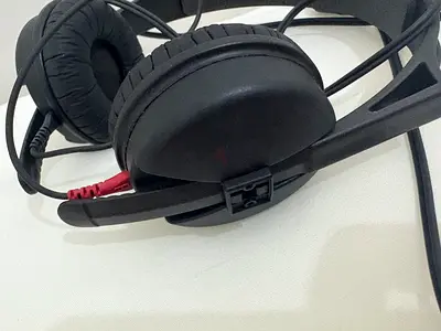 Sennheiser High-Quality Over-Ear Headphones in Excellent Condition