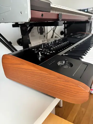 korg kronos is 61 keys like new For Sale inc Hard-case+ Yamaha Pedal FC-7