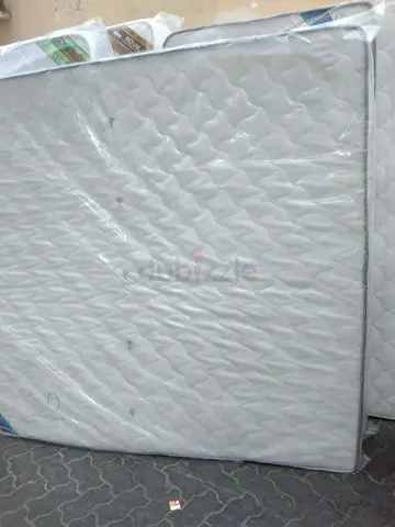 King size 180x200cm mattress.  Same day delivery available