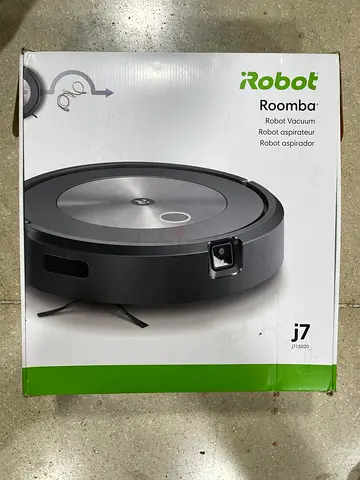 iRobot Roomba j7 Robot Vacuum