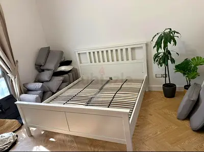Ikea hamness king size bed frame with Ikea mattress 180×200cm