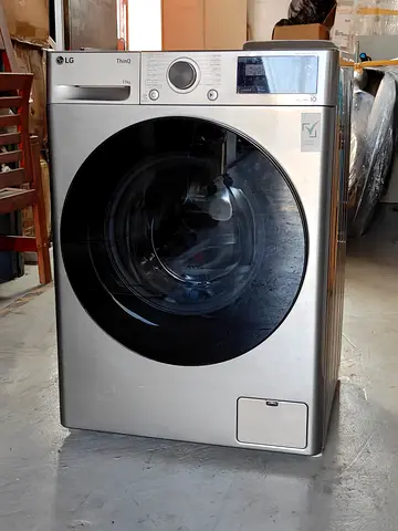 LG brand 11kg ThinQ washing machine same like new condition