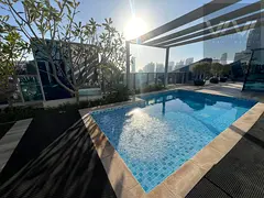 LUXURY APARTMENT | SKYLINE &amp; WATERFRONT VIEWS | MODERN ELEGANCE