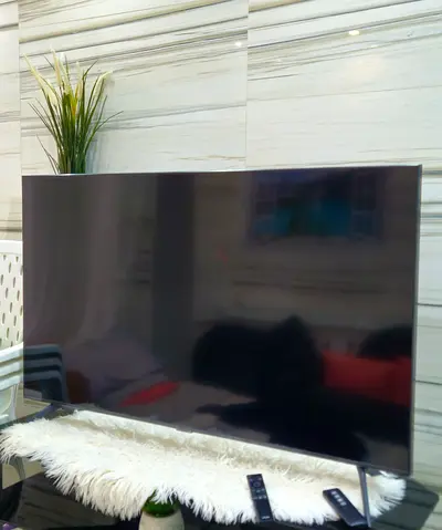 Samsung AU7000 Smart TV