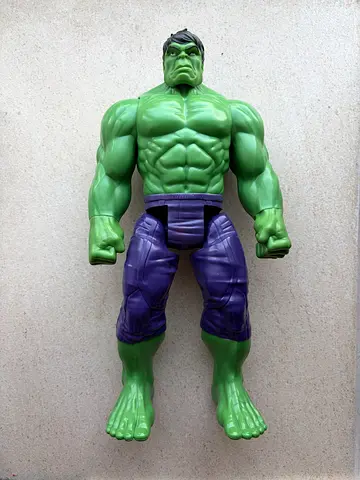 Marvel Avengers Titan Hero Deluxe Hulk Figure NEW