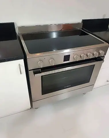 Brand BOSCH Series 8 Model 5 Eyes Full Electric Ceramic Cooker Range Size 90cm