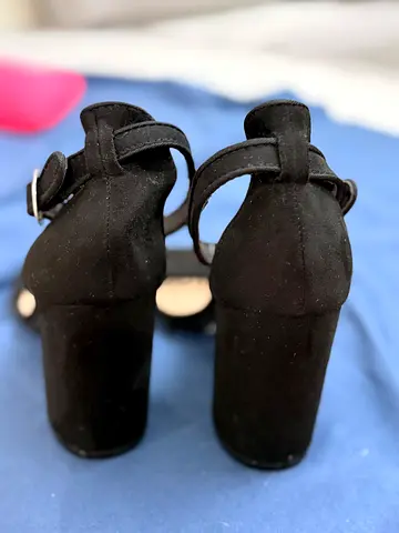 Eid offer collection in ajman Dorothy perkins black heeled sandals size 4