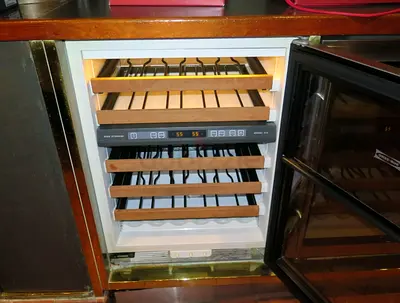 Sub-Zero latest model integrated dual zone temperature built-in wine fridge