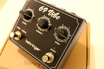 Behringer 69 Vibe Pedal (as NEW in the BOX)