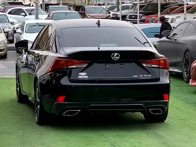 صورة مصغرة 5 لـ 2020 Lexus IS-SERIES