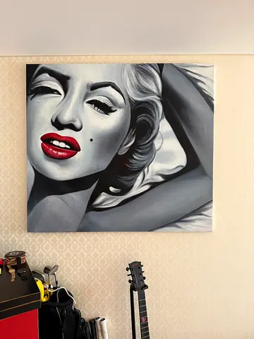 Stunning Marilyn Monroe Art Piece!