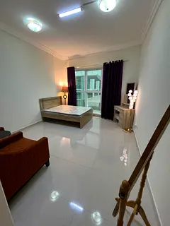 NO COMMISSION FAMILY ROOM  FOR RENT