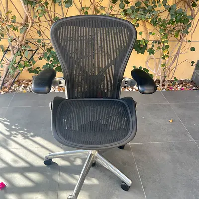 Herman miller Aeron size B fully loaded