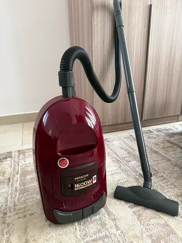 High-Performance Vacuum Cleaner in Excellent Condition