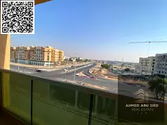 First occupancy | Built-in wardrobes | Central air conditioning | 3 bedrooms | 3 bathrooms | Balcony