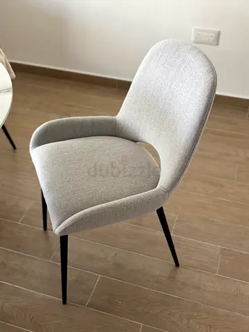 4 Stylish Grey Dining Chair with Modern Design