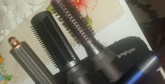 Dyson Airwrap Brushes (2 Pieces)
 Price: 250 AED for both
 Location: Sharjah
 Details  Feat