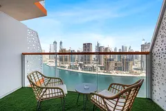 Chic Twin Bed Studio | Prime Location | Canal View
