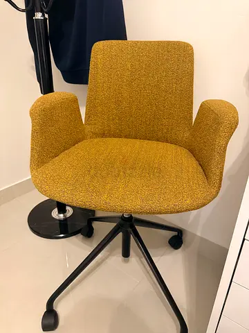 Swivel chair