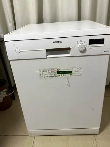 Modern Dishwasher in Excellent Condition