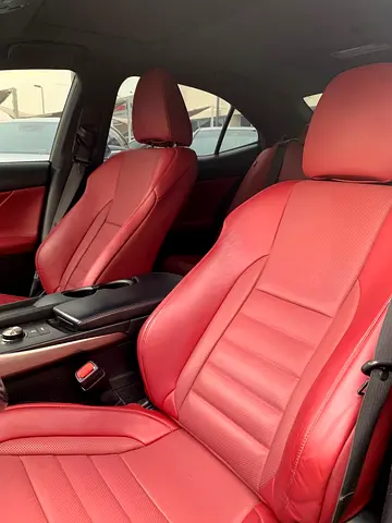 صورة مصغرة 10 لـ 2020 Lexus IS-SERIES