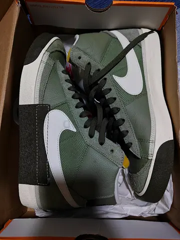 Blazer Mid Pro Club - Stylish Trainers in Oil Green/Sea Glass