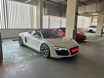 Audi R8 Spyder V8 - GCC - Excellent Condition - First Owner - Full Service History