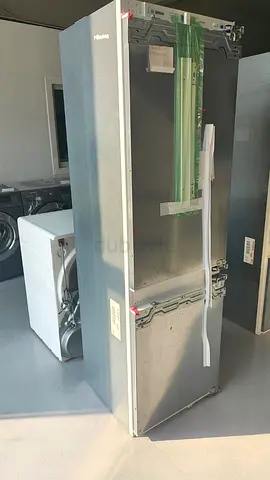 Bosch Built in Top Fridge and Down Freezer