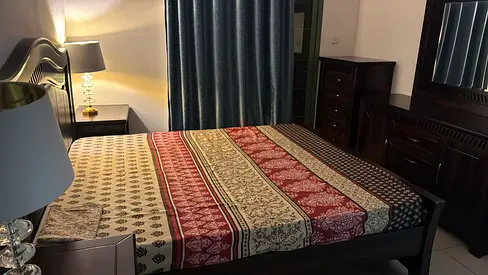 King size bed set with dresser and  chest of drawers