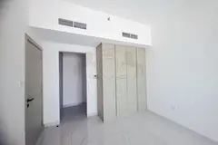 Kitchen with Appliances | Pool view | High Floor | Vacant