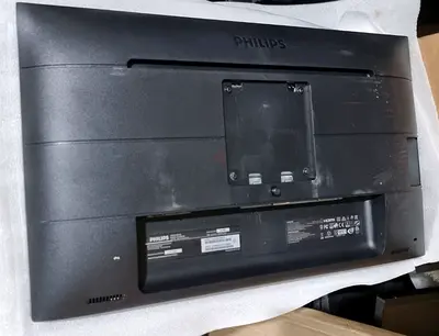 24inc Bezel Less IPS Display FHD LED Monitor Hidrolic Stand + Buit in Speaker Model Phillips 241b8q