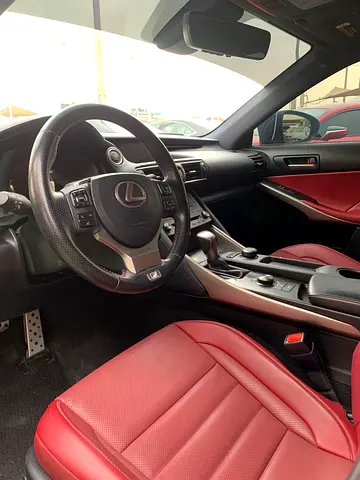 صورة مصغرة 8 لـ 2020 Lexus IS-SERIES